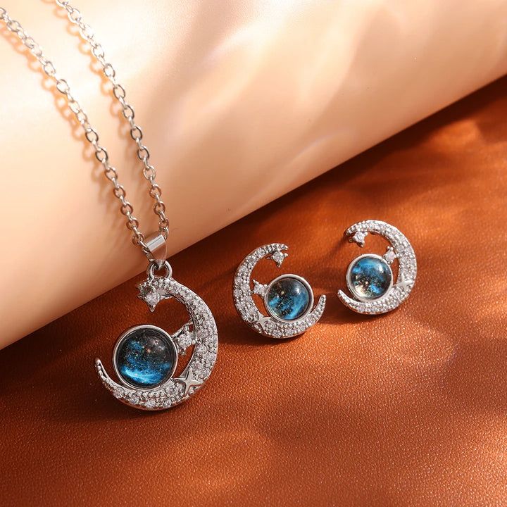 Light Luxury Titanium Steel Star Series Necklace for Women Gold Color Planet Moon Astronaut Pendant Necklaces Jewelry Gifts